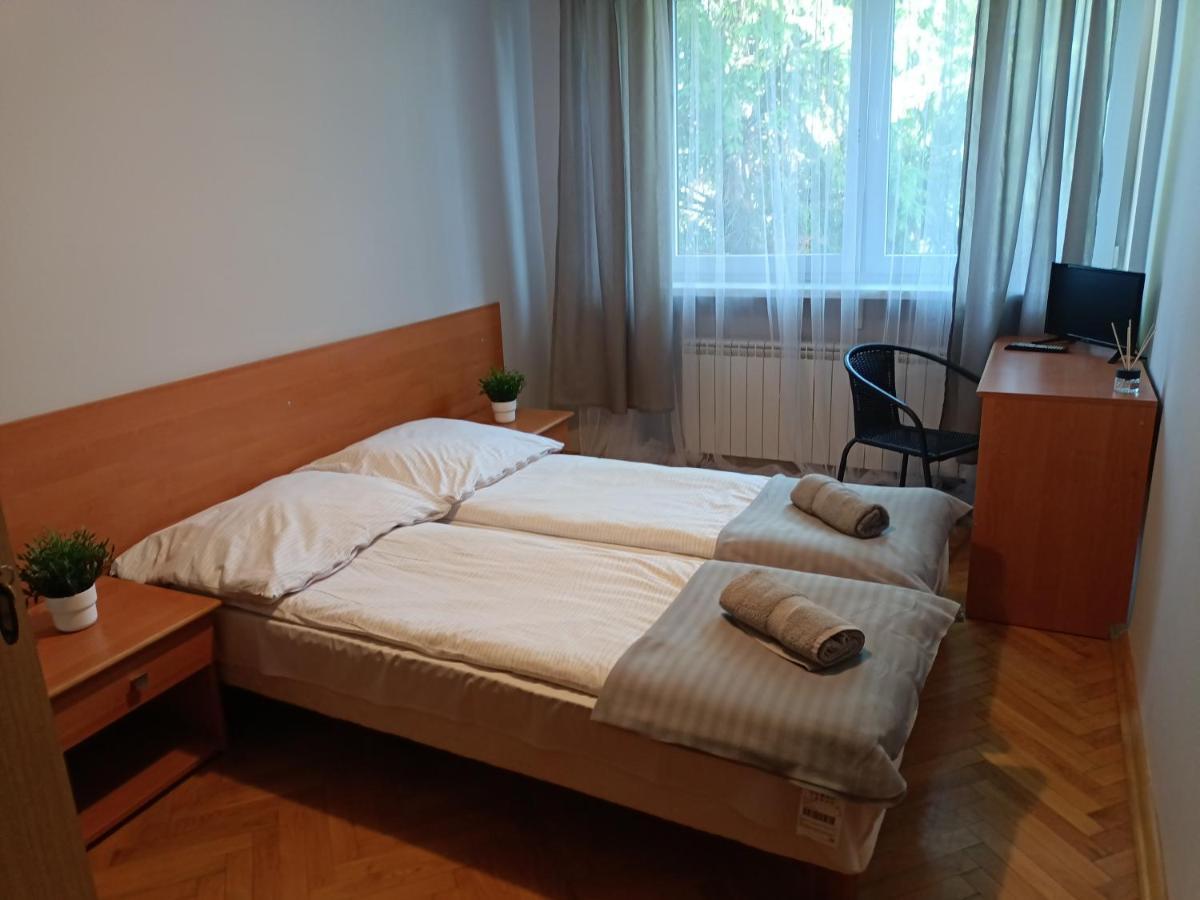 Pokoje Pod Swierkiem Swarzędz 外观 照片