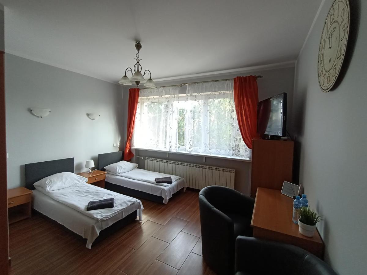 Pokoje Pod Swierkiem Swarzędz 外观 照片