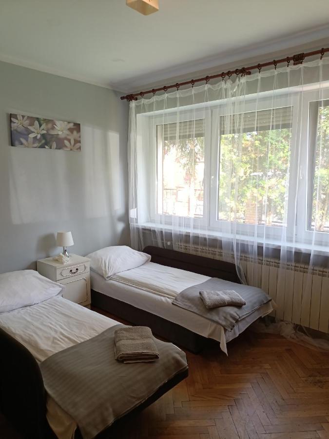 Pokoje Pod Swierkiem Swarzędz 外观 照片