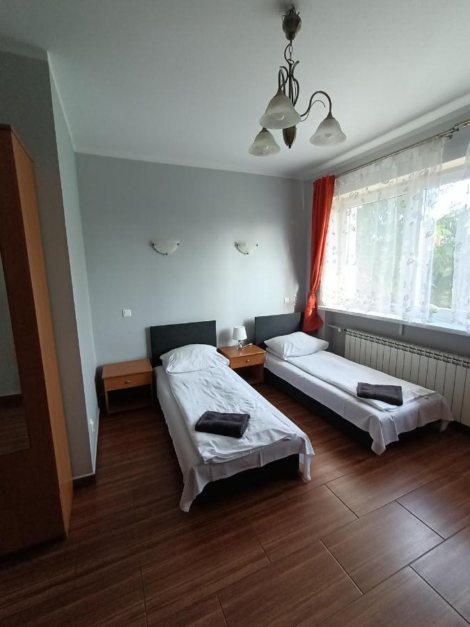 Pokoje Pod Swierkiem Swarzędz 外观 照片