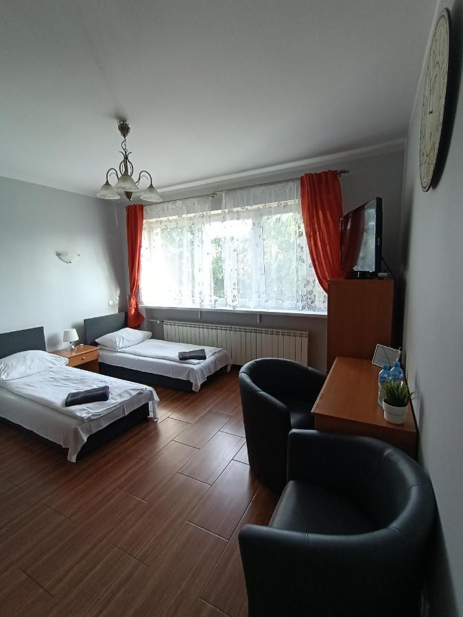 Pokoje Pod Swierkiem Swarzędz 外观 照片