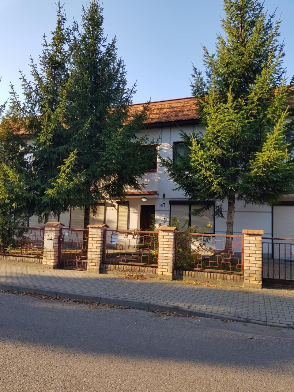 Pokoje Pod Swierkiem Swarzędz 外观 照片